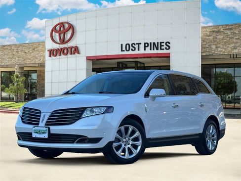 Used 2018 Lincoln MKT AWD w/ Technology Package image 1