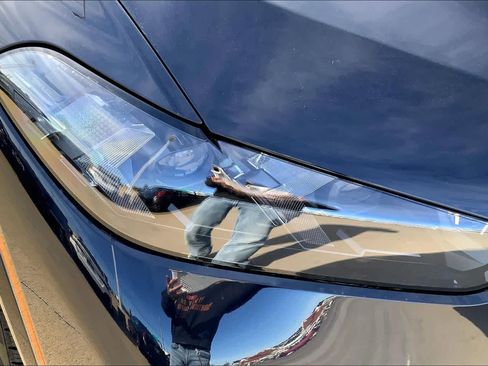 Used 2025 BMW X5 xDrive50e w/ M Sport Package image 26