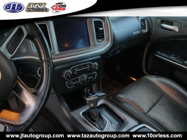 Used 2022 Dodge Charger SXT w/ Plus Group RWD image 16