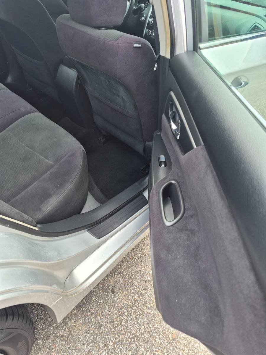 Used 2013 Nissan Altima 2.5 S FWD image 15