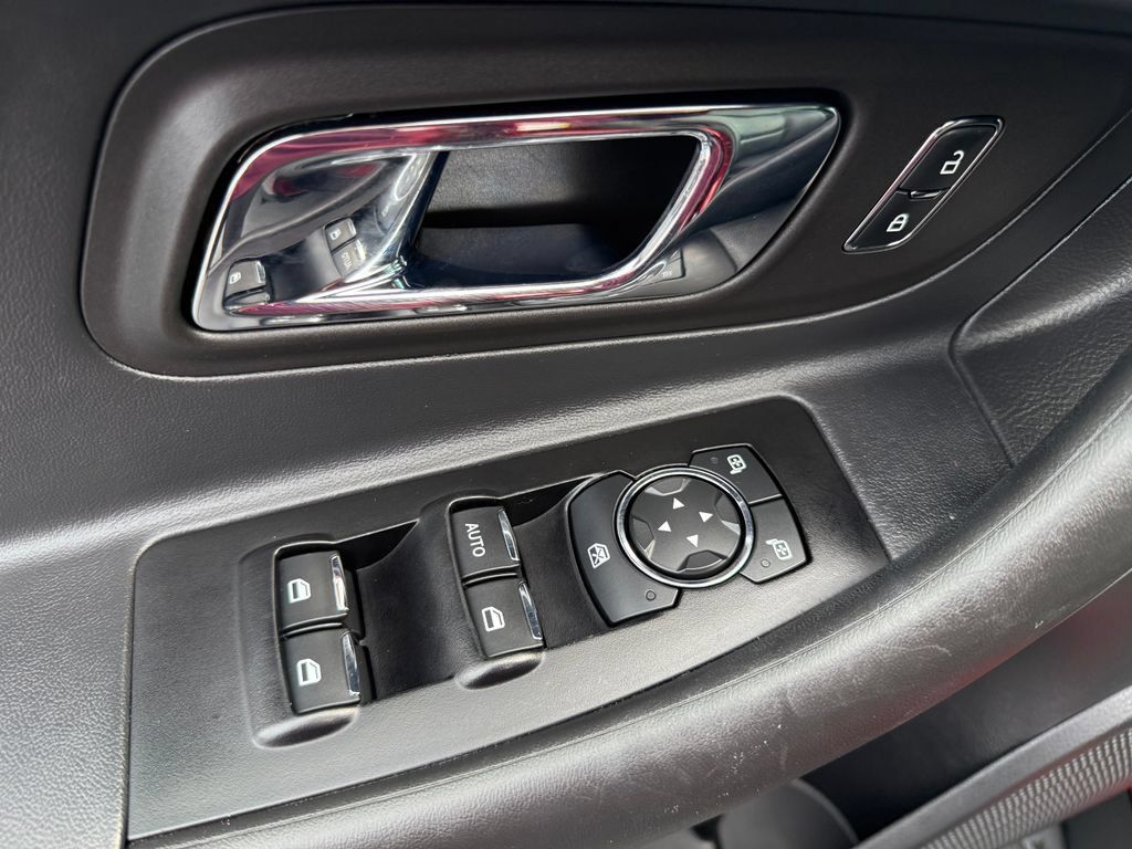 Used 2014 Ford Taurus SEL w/ Equipment Group 201A FWD image 13