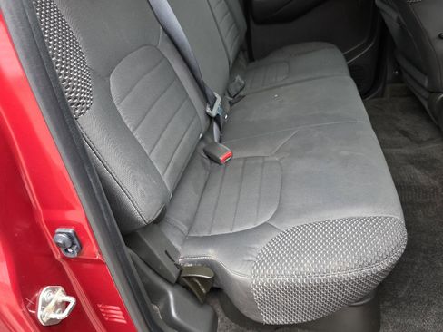 Used 2018 Nissan Frontier PRO-4X image 30