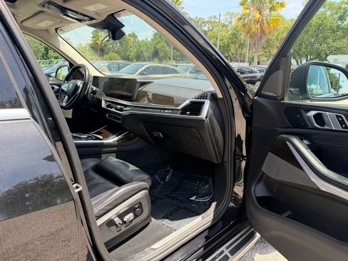 Used 2023 BMW X7 xDrive40i AWD/4WD image 32