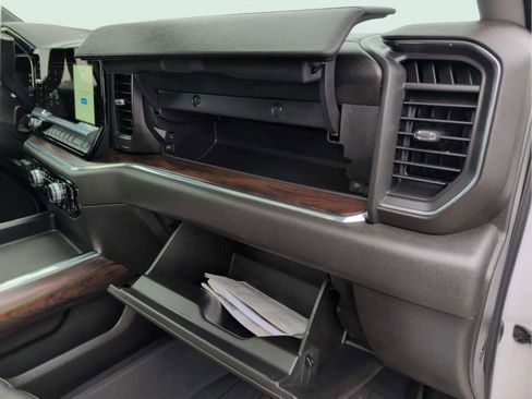 Used 2024 GMC Sierra 2500 SLT w/ SLT Premium Package image 24