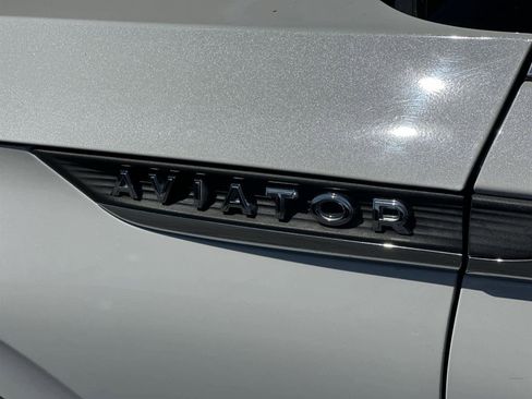 Used 2020 Lincoln Aviator Reserve w/ Equipment Group 201A image 7