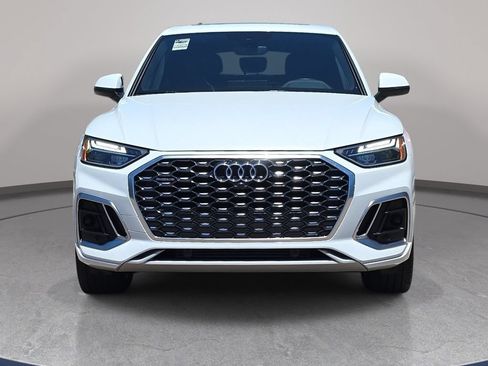 Used 2023 Audi Q5 2.0T Premium w/ Convenience Package AWD/4WD image 2
