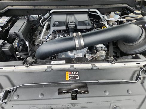 Used 2025 Chevrolet Colorado ZR2 w/ Technology Package AWD/4WD image 20