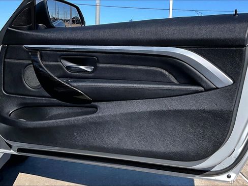 Used 2018 BMW 430i Convertible image 19