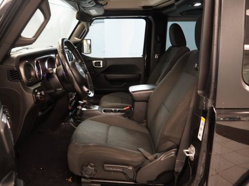 Used 2018 Jeep Wrangler Sport image 5