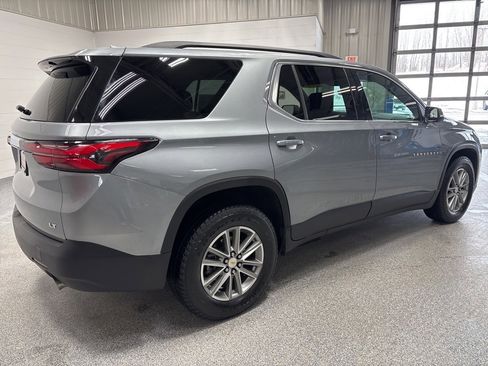 Used 2023 Chevrolet Traverse LT w/ Rear Camera Mirror Package image 7