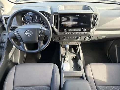 Used 2026 Nissan Frontier SV w/ Tow Package RWD image 13