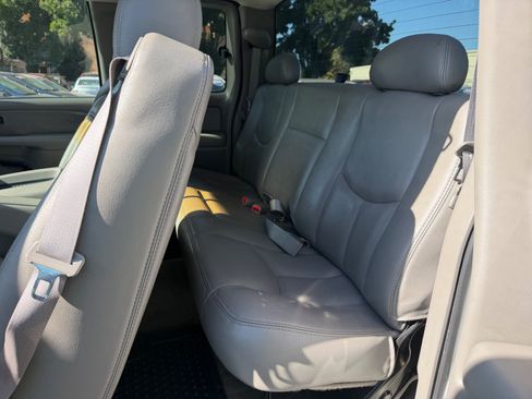 Used 2003 GMC Sierra 1500 SLT w/ SLT Preferred Equipment Group AWD/4WD image 8