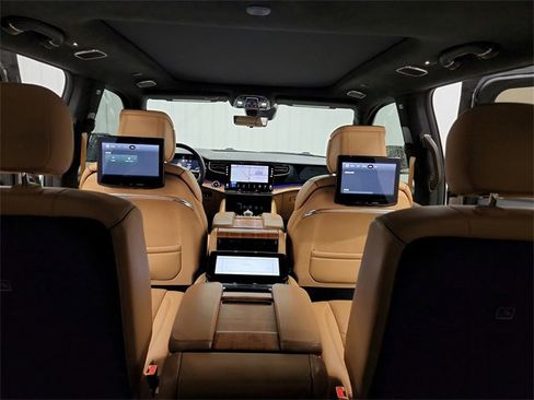 Used 2022 Jeep Grand Wagoneer Series III w/ Rear Seat Video Group 1 image 38