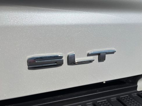 Used 2022 GMC Sierra 1500 SLT w/ SLT Premium Package AWD/4WD image 14