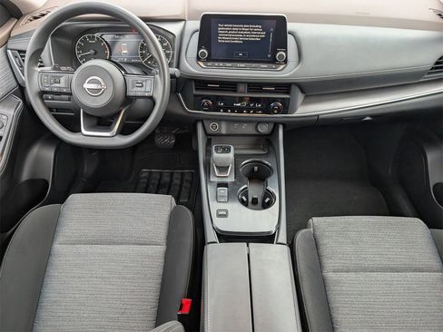 Used 2023 Nissan Rogue SV image 9