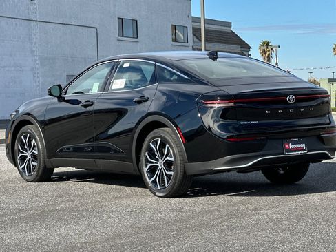 New 2026 Toyota Crown XLE image 6