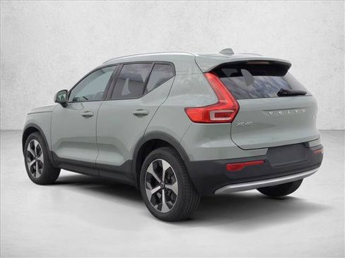Used 2023 Volvo XC40 B5 Plus w/ Driver Assist Package AWD/4WD image 5