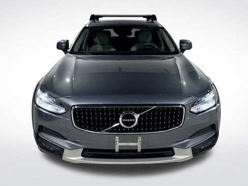 Used 2020 Volvo V90 T6 Cross Country image 12