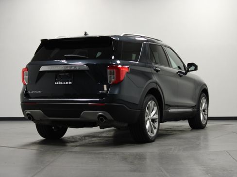 Used 2022 Ford Explorer Platinum w/ Technology Package RWD image 4