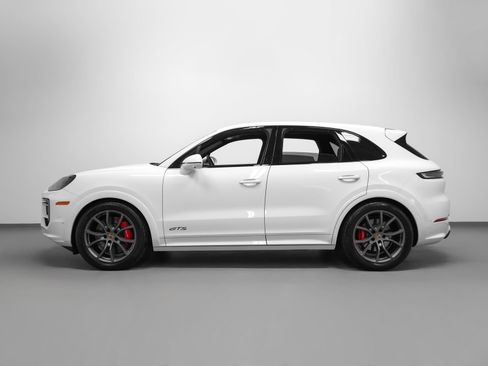 Certified 2025 Porsche Cayenne GTS AWD/4WD image 2