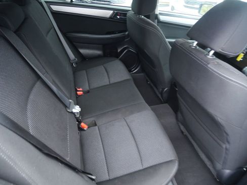 Used 2017 Subaru Outback 2.5i Premium image 23