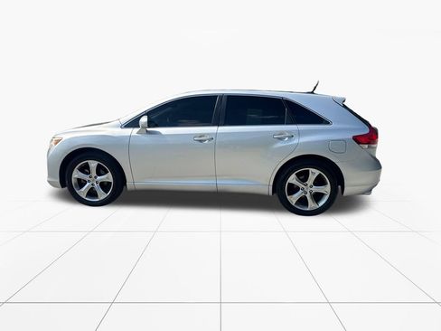 Used 2011 Toyota Venza AWD w/ Premium Pkg #2 image 4