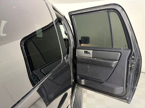 Used 2017 Ford Expedition EL Limited w/ Equipment Group 301A AWD/4WD image 29