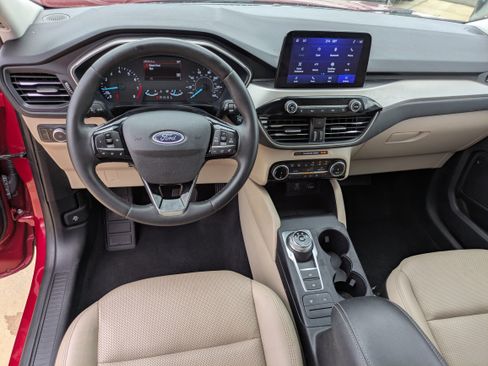 Used 2022 Ford Escape SEL image 12