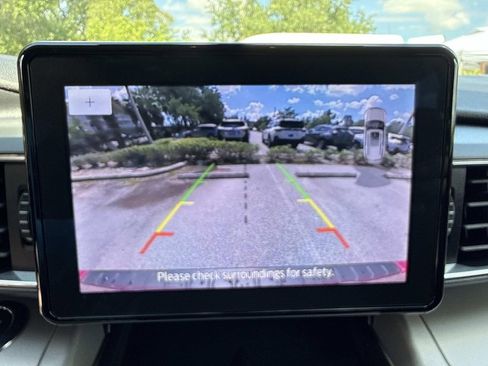 Used 2023 Ford Explorer XLT w/ Equipment Group 202A RWD image 31