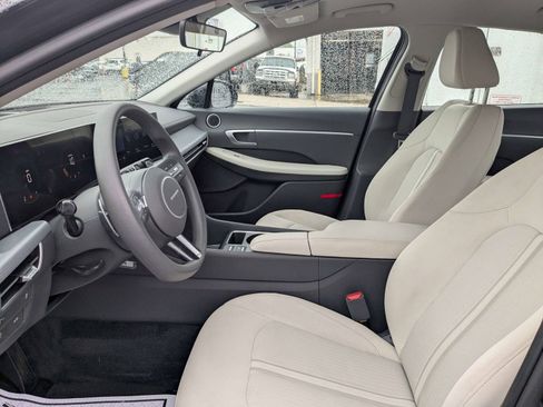 Used 2025 Hyundai Sonata SEL FWD image 16