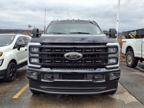 Used 2024 Ford F350 XLT w/ Black Appearance Package image 2