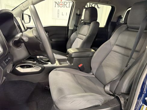 Used 2023 Nissan Frontier SV w/ Tow Package RWD image 9