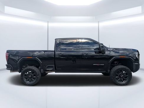 Used 2024 GMC Sierra 2500 AT4 w/ AT4 Premium Plus Package AWD/4WD image 2