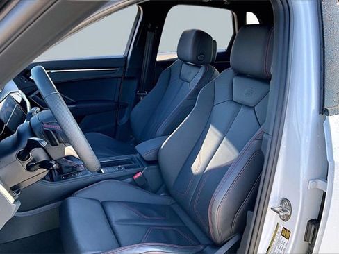 Used 2025 Audi Q3 2.0T Premium Plus w/ Premium Plus Package image 27