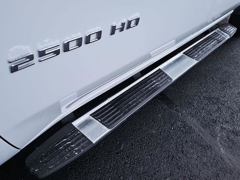 Used 2024 Chevrolet Silverado 2500 LT image 27