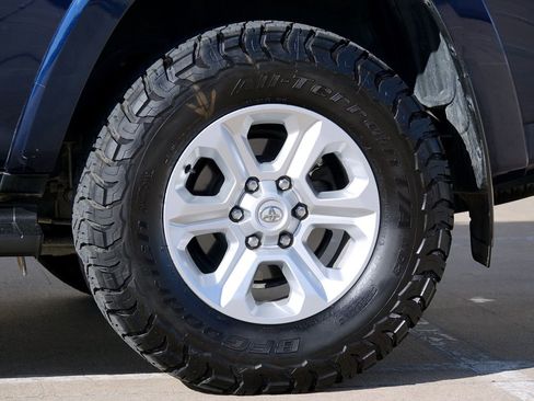 Used 2022 Toyota 4Runner SR5 Premium image 26