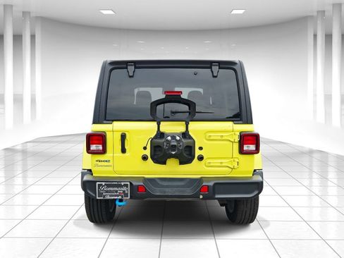 Certified 2024 Jeep Wrangler Unlimited w/ Convenience Group AWD/4WD image 4
