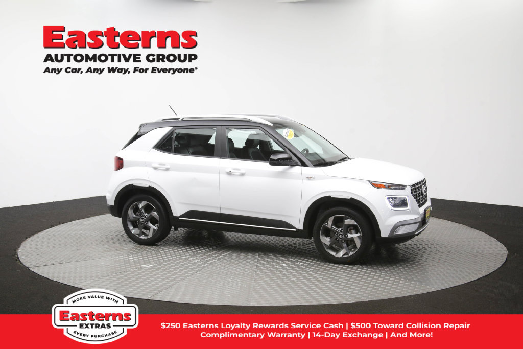 Used 2025 Hyundai Venue Limited FWD image 47