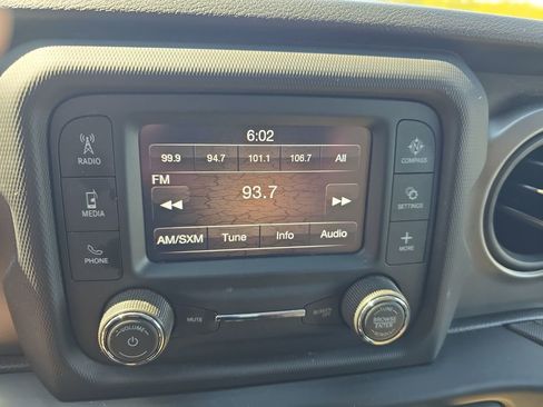Used 2021 Jeep Wrangler Sport AWD/4WD image 20