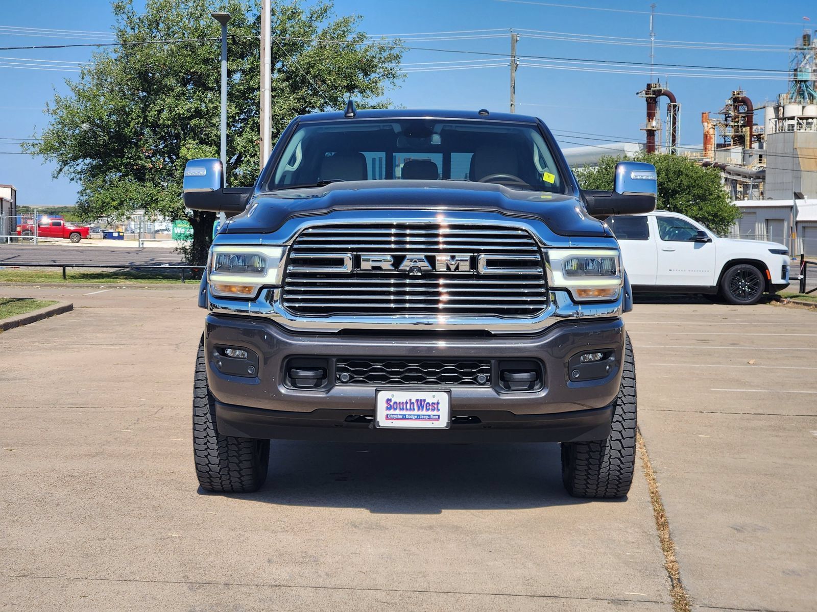 Used 2023 RAM 3500 Laramie AWD/4WD image 6