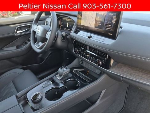 Certified 2026 Nissan Rogue Platinum w/ Platinum Premium Package AWD/4WD image 13