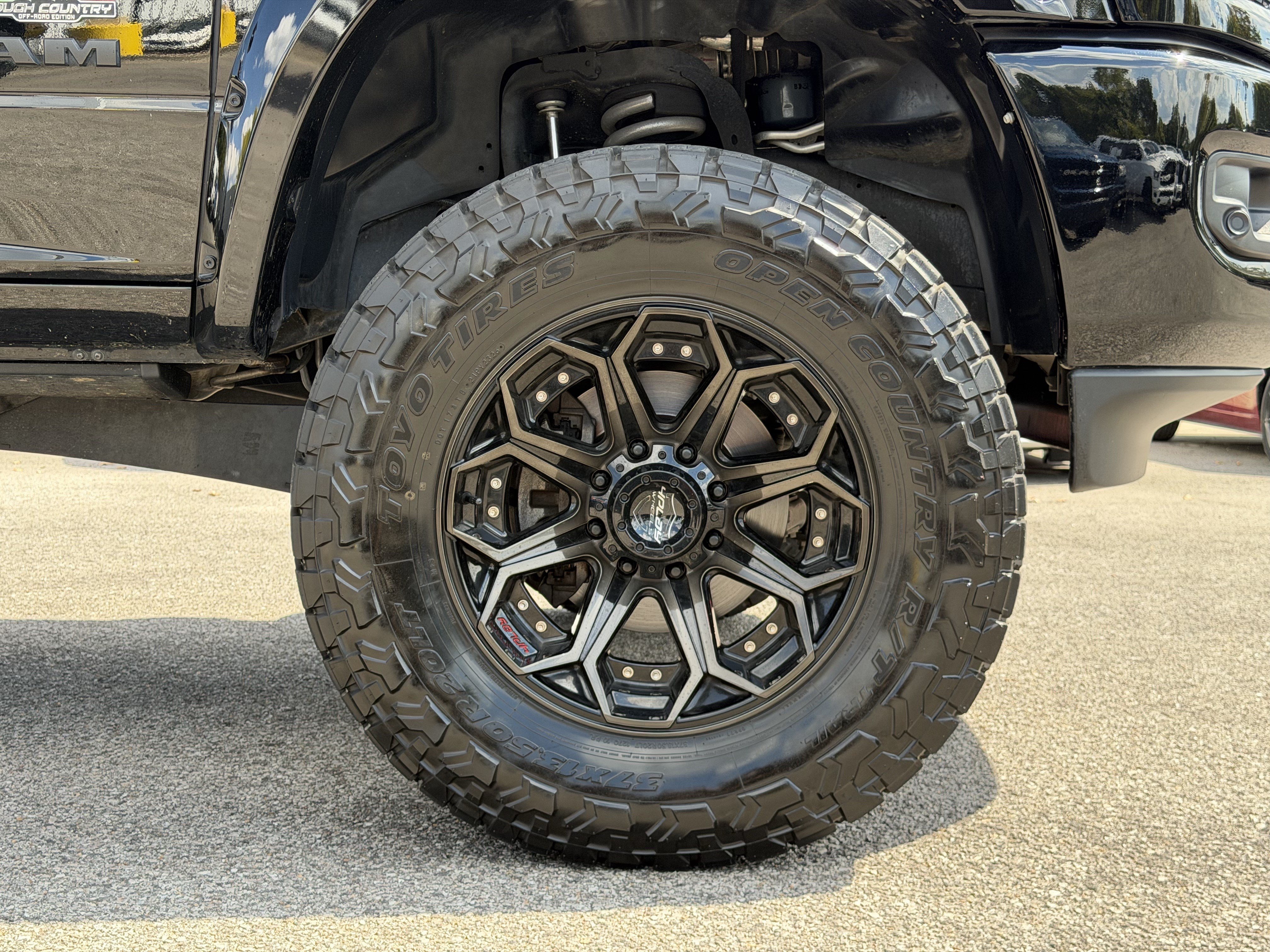 Used 2024 RAM 2500 Big Horn w/ Night Edition AWD/4WD image 13