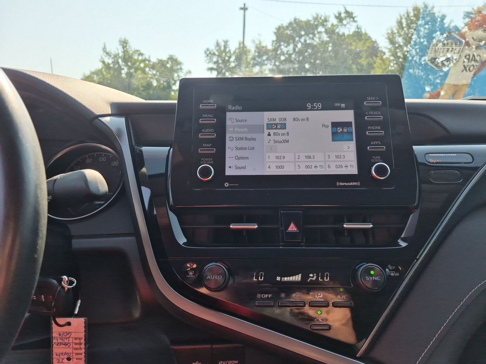 Used 2022 Toyota Camry SE FWD image 13