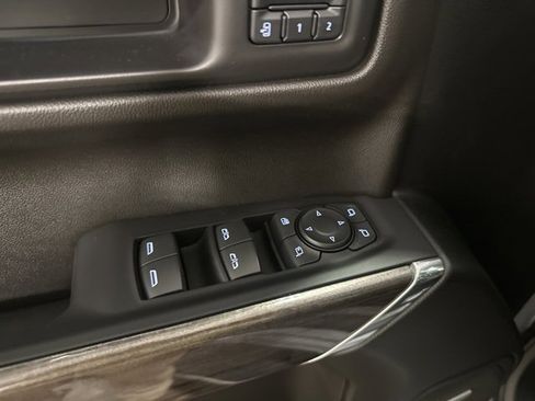 Used 2022 Chevrolet Silverado 1500 LTZ w/ LTZ Premium Package image 10