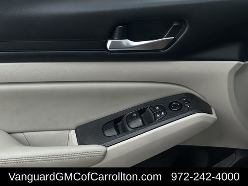 Used 2024 Nissan Altima 2.5 SV image 26