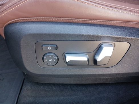 Used 2024 BMW X5 xDrive40i w/ Premium Package image 31