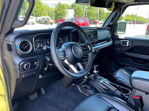 Used 2024 Jeep Wrangler High Altitude AWD/4WD image 8