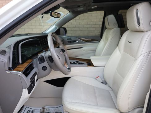 Used 2021 Cadillac Escalade Premium Luxury Platinum w/ LPO, Floor Liner Package AWD/4WD image 16