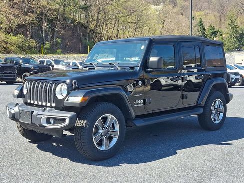 Used 2022 Jeep Wrangler Unlimited Sahara w/ Cold Weather Group AWD/4WD image 7