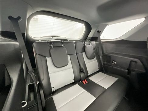 Used 2023 Ford Explorer XLT w/ Equipment Group 202A image 9